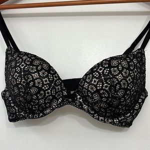 Victoria’s Secret push -up bra, 34B
